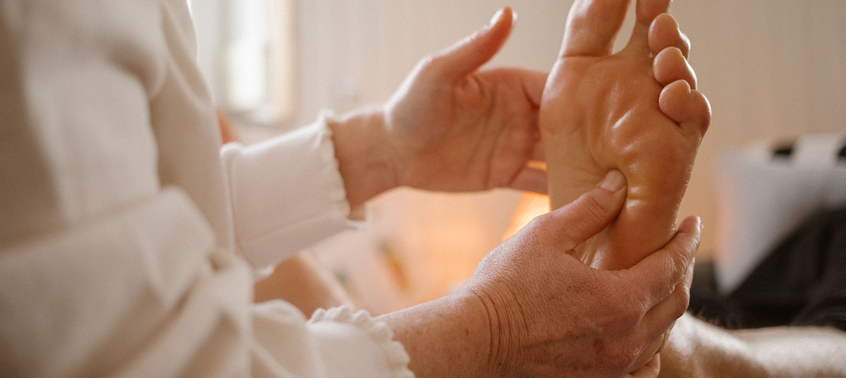fussmassage-herz-besser-schlafen